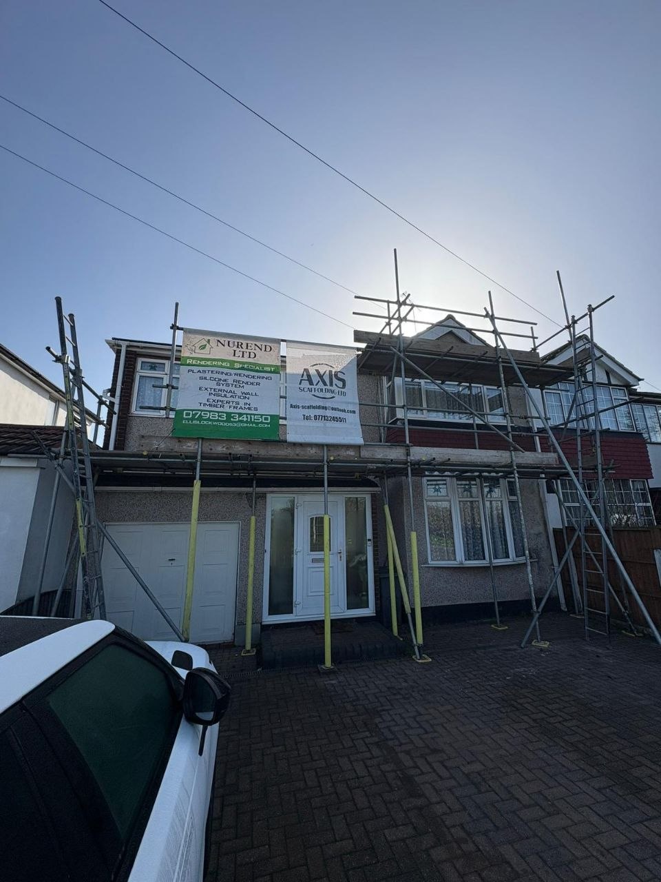 Long run scaffold installation for external rendering works